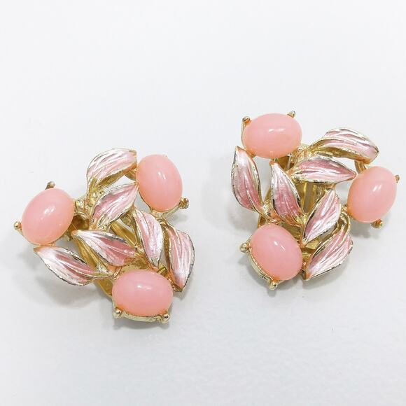 Judy Lee Pink Lucite Enamel Clip Earrings Gold Tone 1950s Vintage Jewelry - Picture 9 of 10